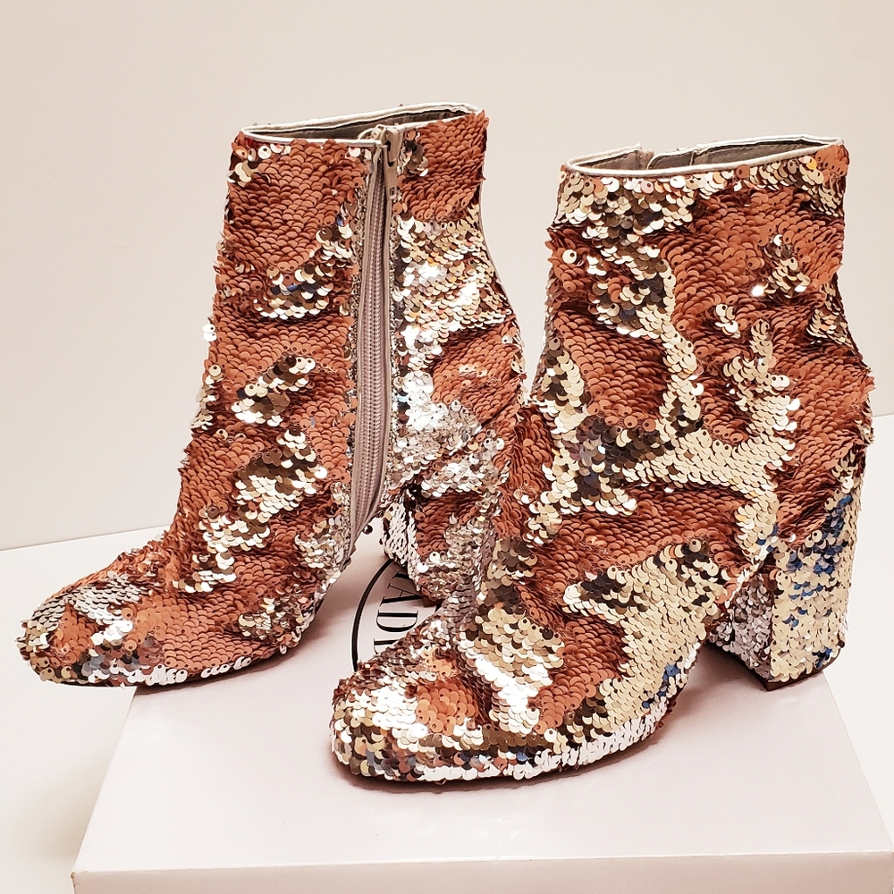 Steve Madden Silver Copper Sequin Boots Sz. 7.5
